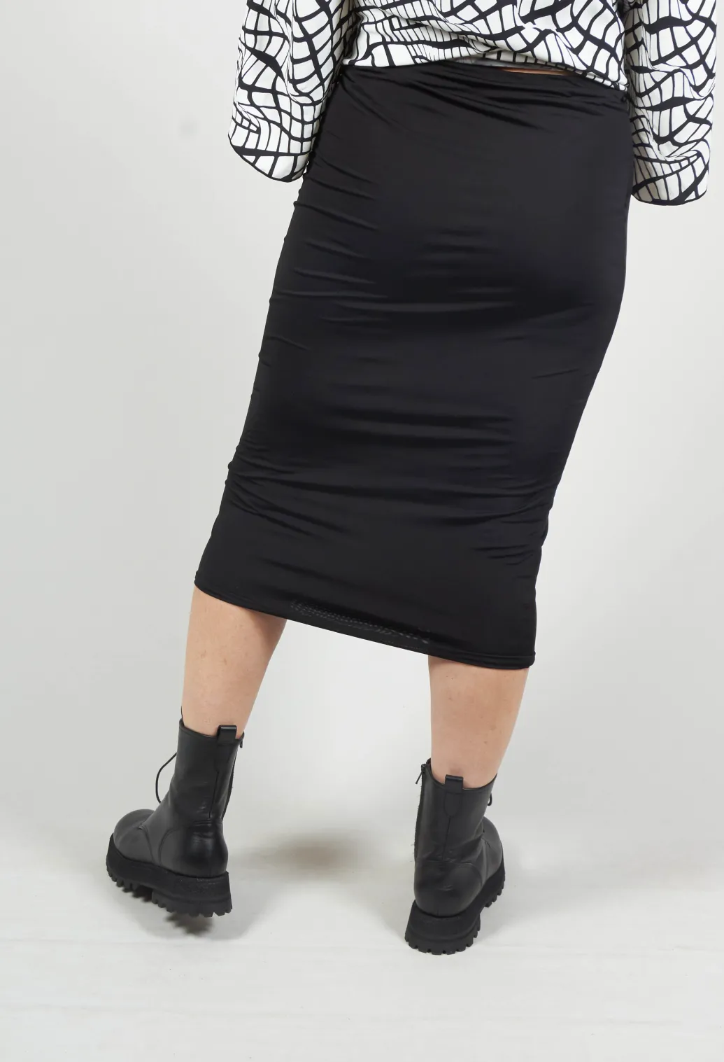 Stretch Midi Skirt in Black