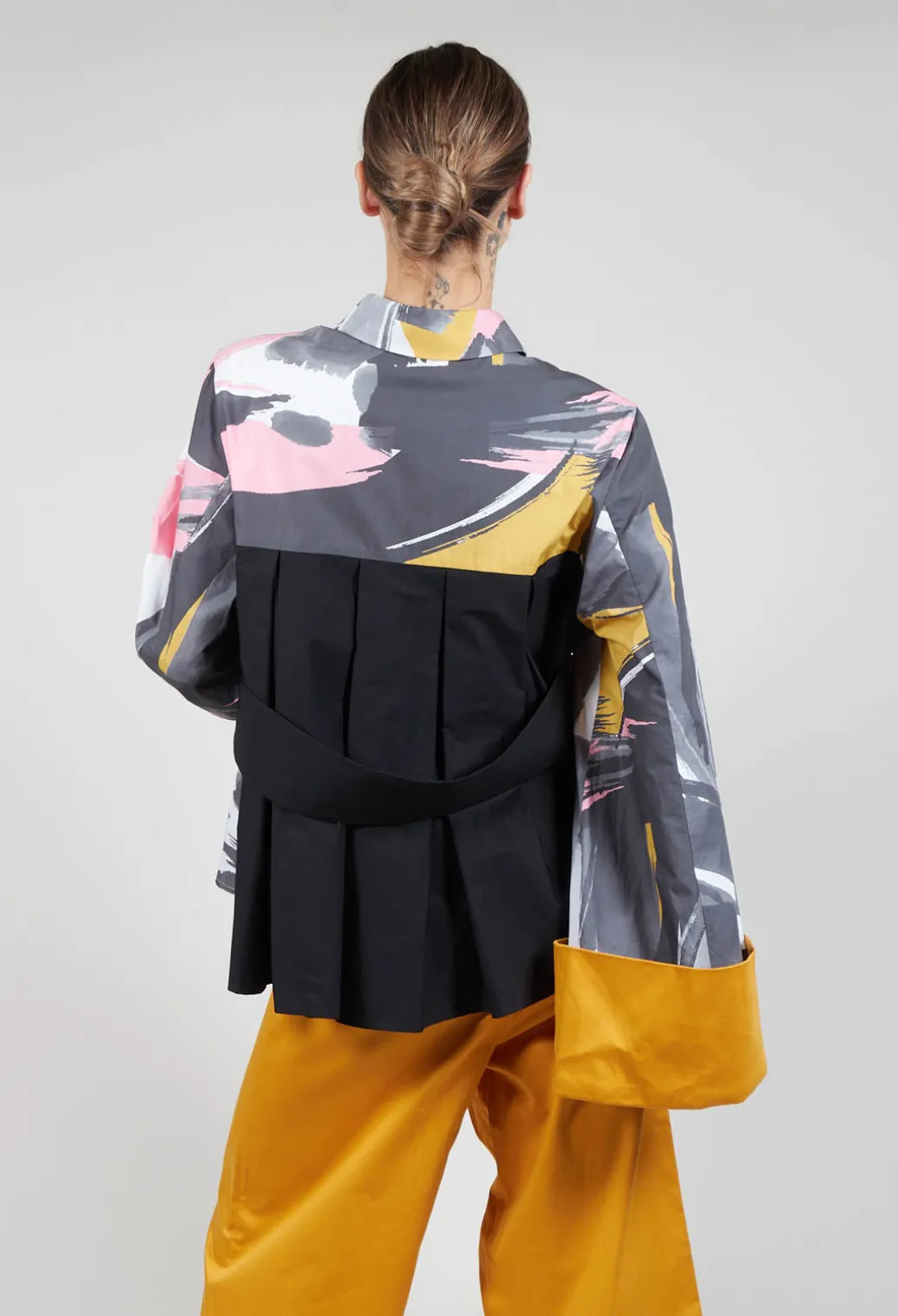 Tailored Shirt with Large Cuffs in Aneko / Mustard