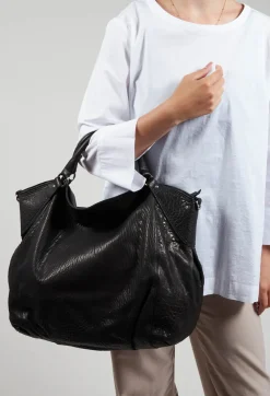 Textured Leather Bag Pharis with Removable Shoulder Strap in Nero