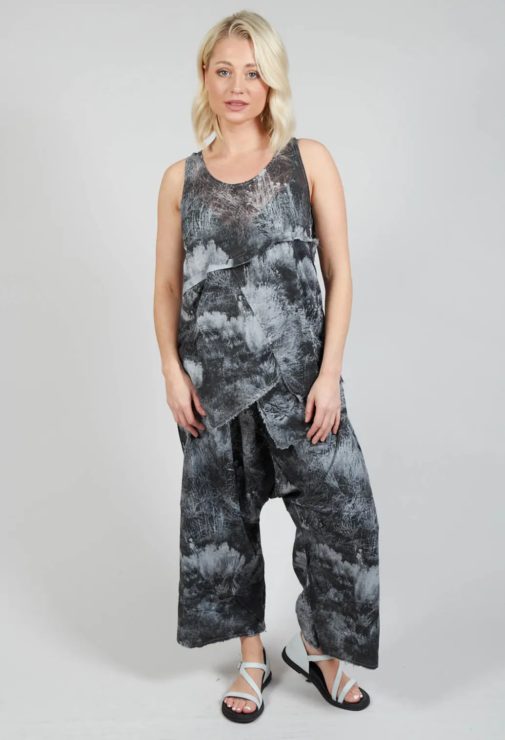 Vest Top with Raw Edges in Steppe Black