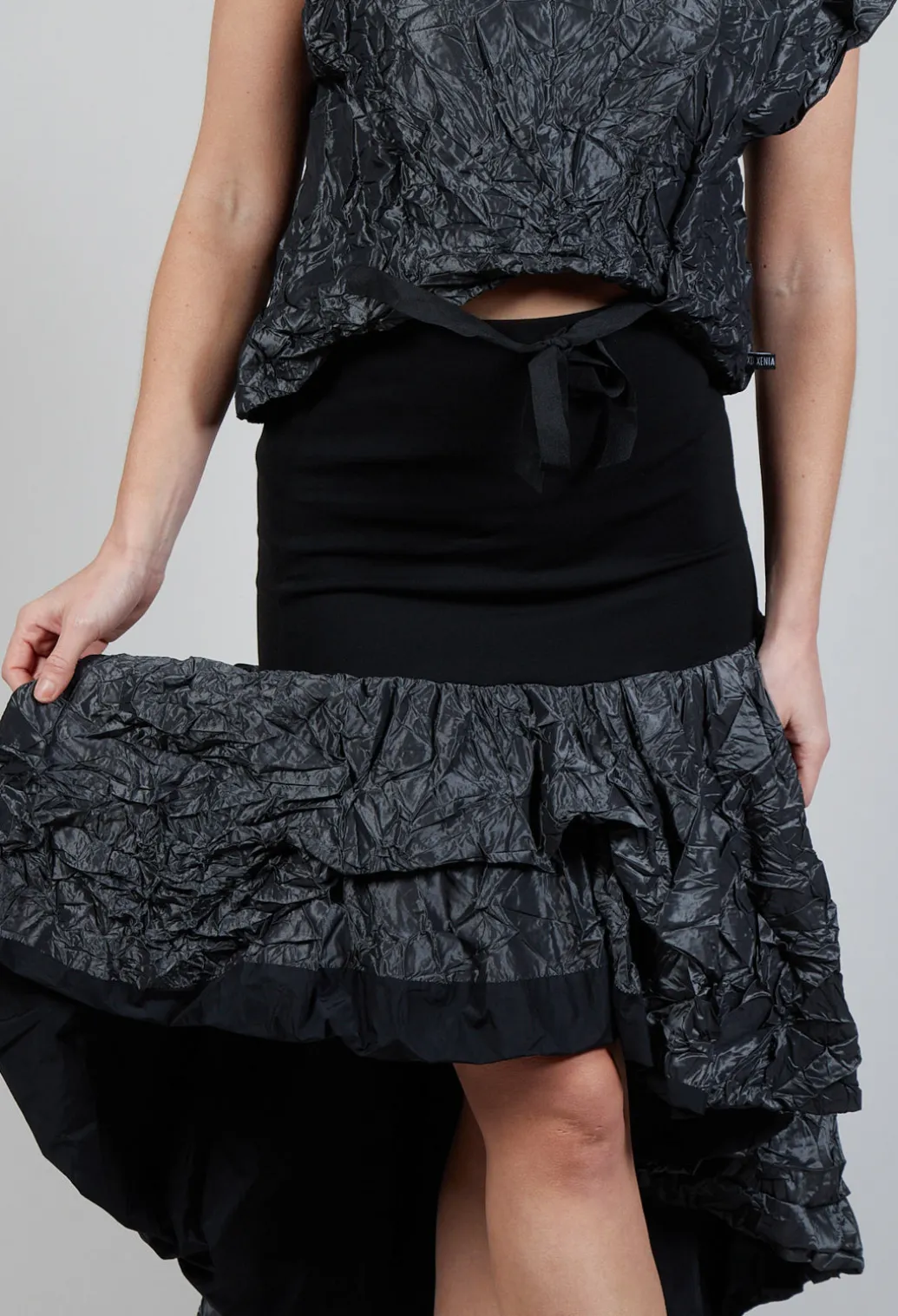 Vise Skirt in Black Grey