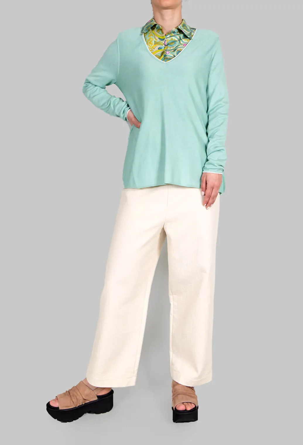 V-neckline Jumper in Verde Acqua-Water