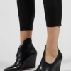 Yuko Wedge Boot in Nero